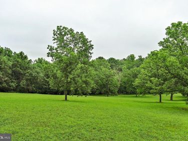 MARTZ LANE , EDINBURG, VA 22824