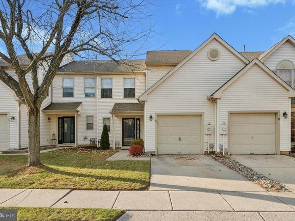 9 MEADOW LANE, DELRAN, NJ 08075