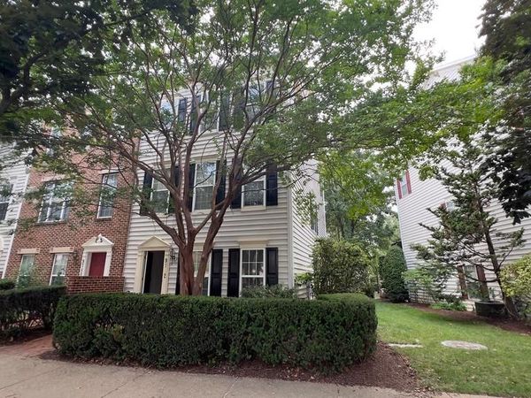9742 WASHINGTONIAN BOULEVARD, GAITHERSBURG, MD 20878