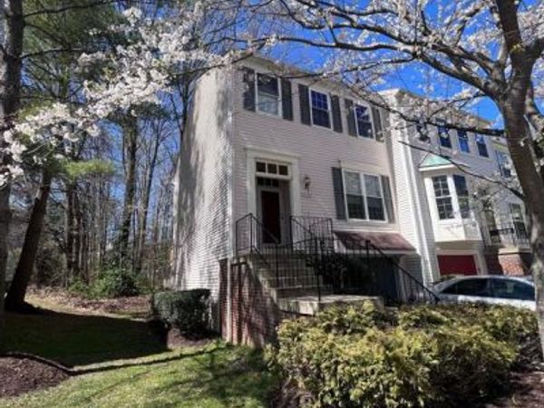 12284 WYE OAK COMMONS CIRCLE, Unit 108, BURKE, VA 22015