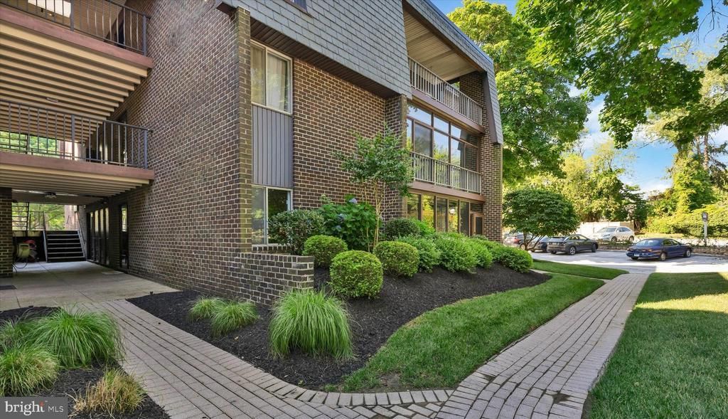 5 STONEHENGE CIRCLE , PIKESVILLE, MD 21208