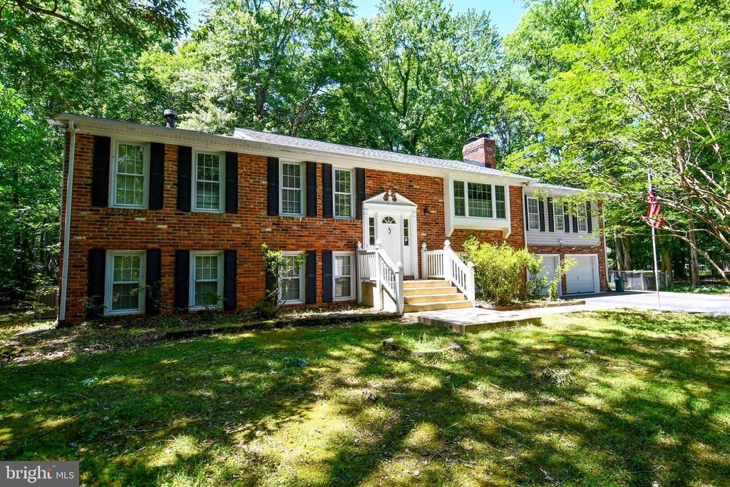 8870 BROOK DRIVE, WALDORF, MD 20603
