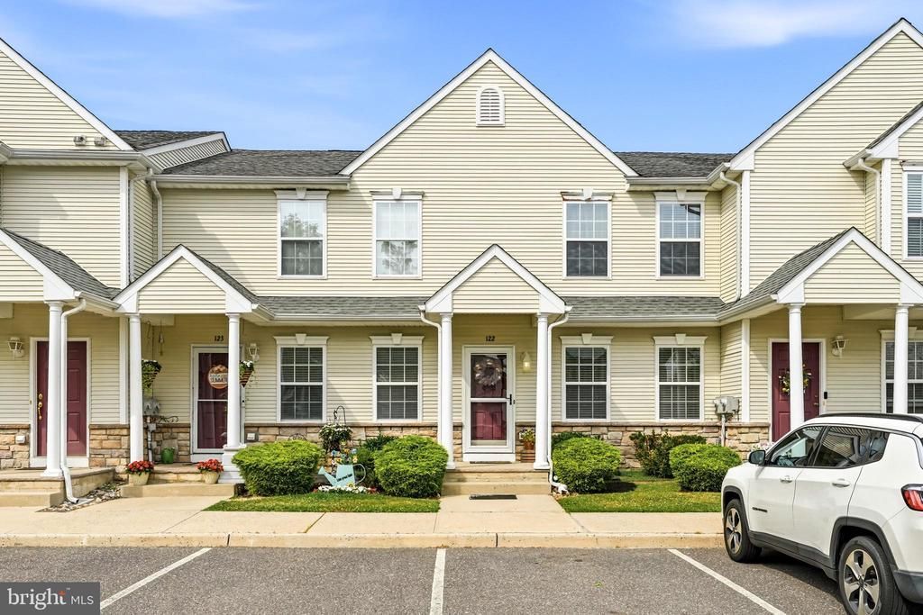 122 Jamestown Boulevard, Hammonton, NJ 08037 Main Photo