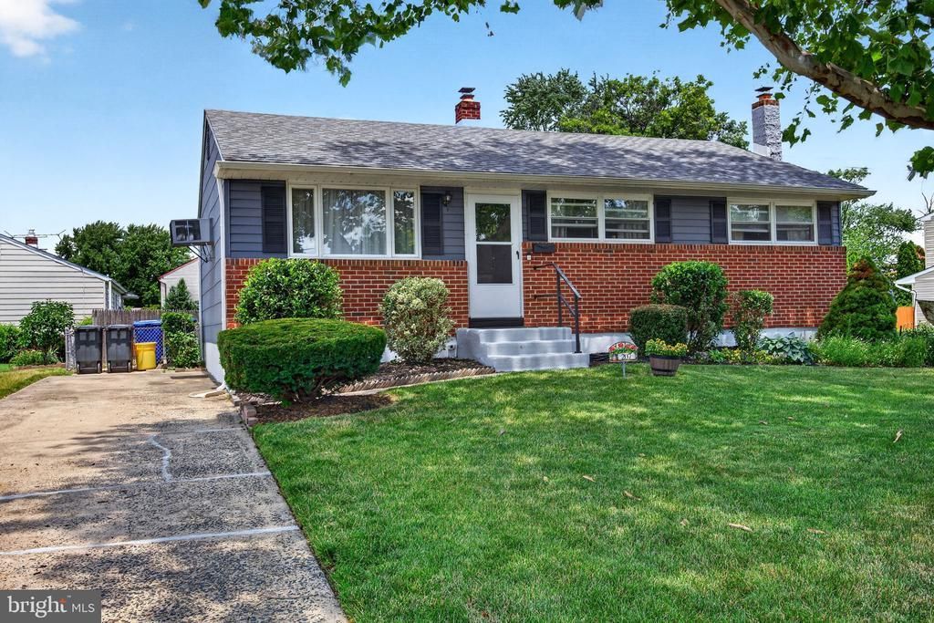 207 S Garden Boulevard, Edgewater Park, NJ 08010 Main Photo
