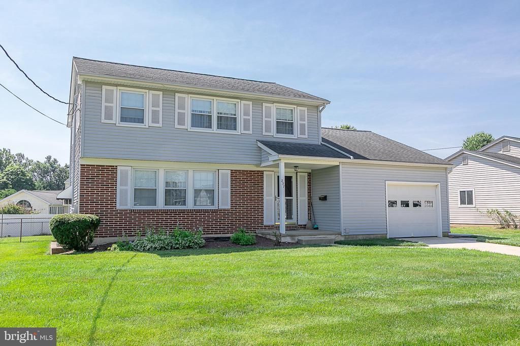 237 Borton Drive, Woodstown, NJ 08098 Main Photo
