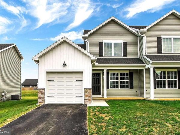 307 MAPLE DRIVE , HANOVER, PA 17331