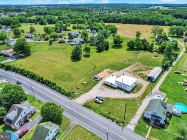 1090 FREDERICK PIKE, LITTLESTOWN, PA 17340