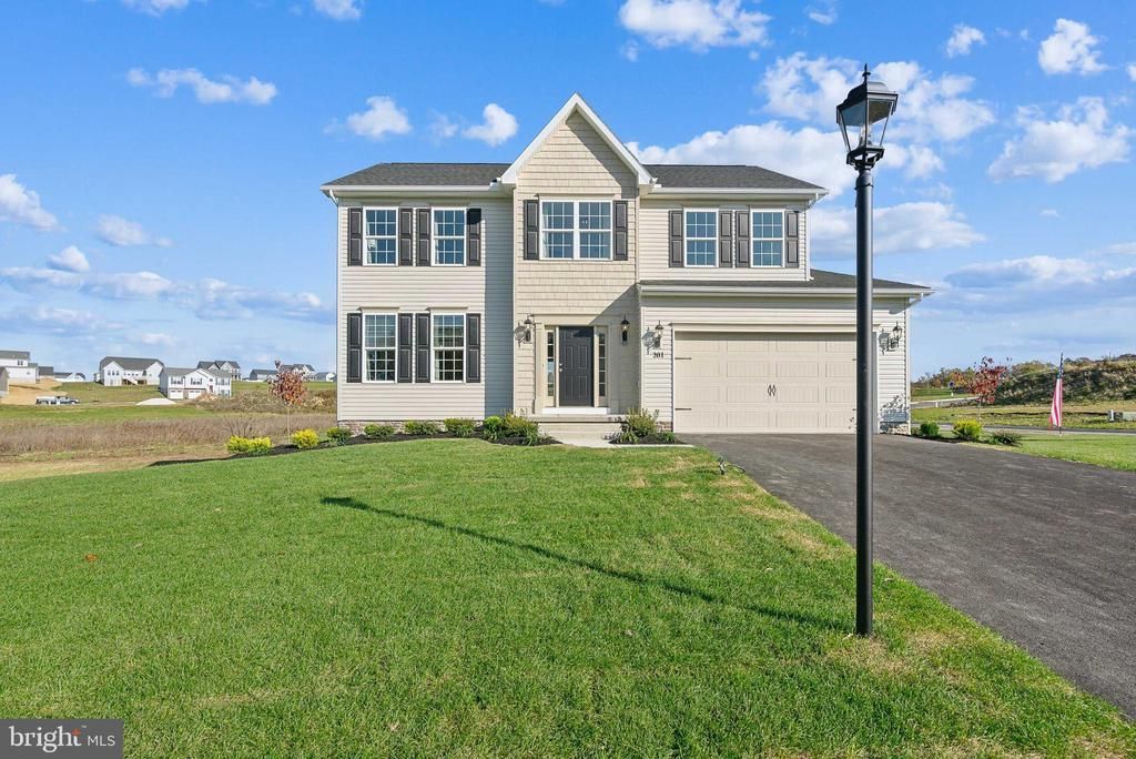 70 Antietam Run, Unit 125, Hanover, PA 17331 Main Photo