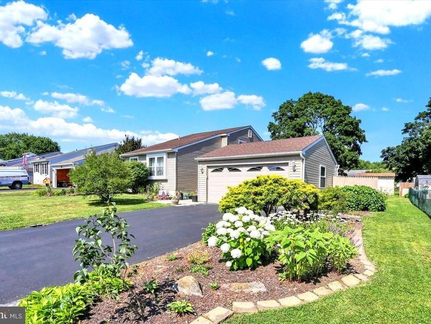 460 Moonflower Avenue, Reading, PA 19606 Main Photo