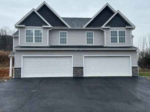35 ROSALIES WAY , TEMPLE, PA 19560