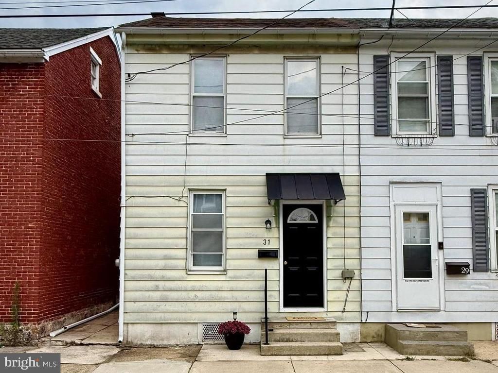 31 W WASHINGTON STREET, FLEETWOOD, PA 19522