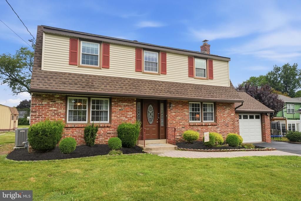 1118 ROBERTS, FEASTERVILLE TREVOSE, PA 19053