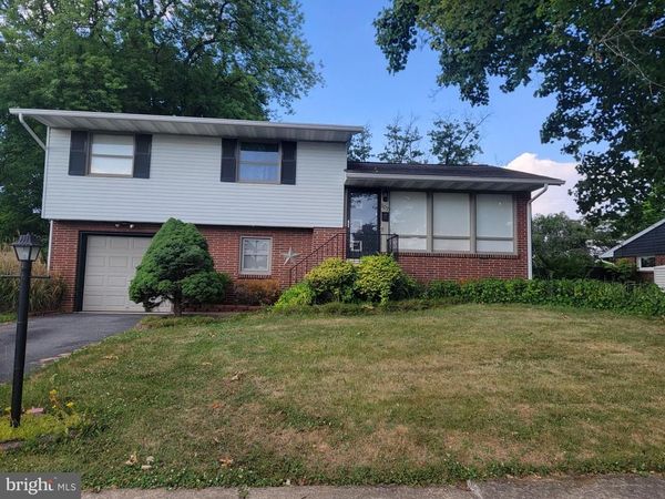 107 WINSTON DRIVE , MECHANICSBURG, PA 17055