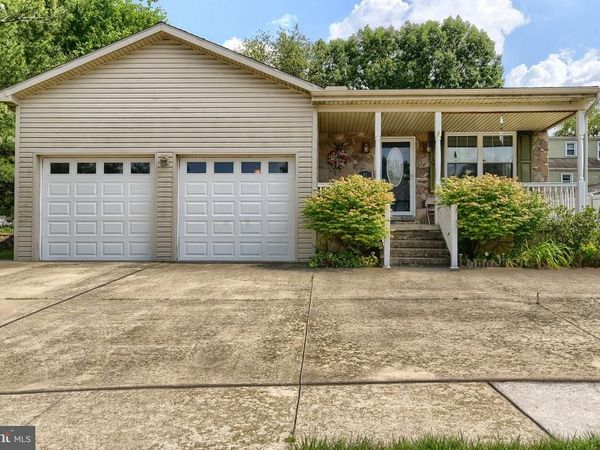 41 WOODMYRE LANE , ENOLA, PA 17025