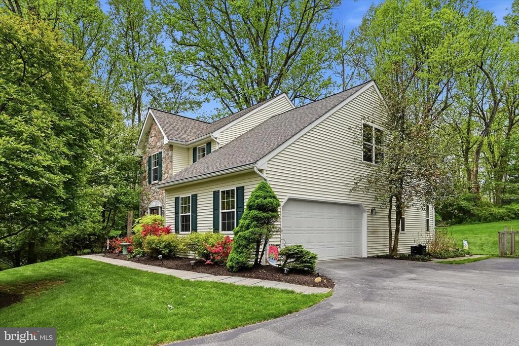 80 BRIGHT SUMMER WAY , GLENMOORE, PA 19343