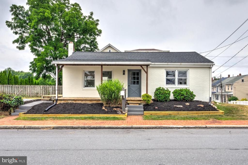 271 N RACE STREET , MIDDLETOWN, PA 17057