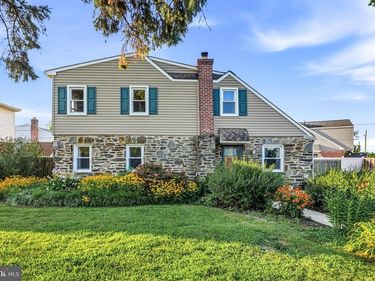 732 CRICKET LANE, ALDAN, PA 19018