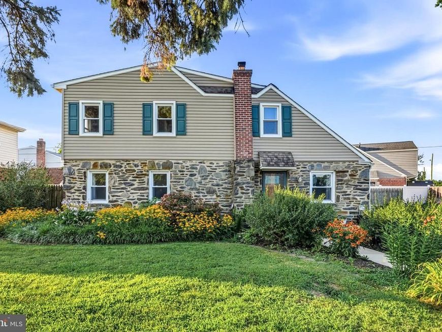 732 Cricket Lane, Aldan, PA 19018 Main Photo