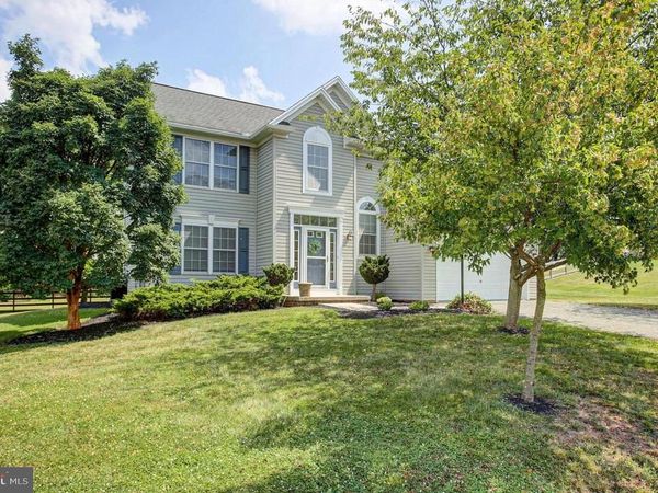201 ELEAH'S CROSSING, GREENCASTLE, PA 17225