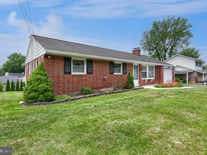 1118 HARRIET AVENUE Lancaster, PA 17601