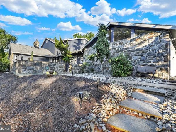 2210 GREENWOOD ROAD , ALLENTOWN, PA 18103