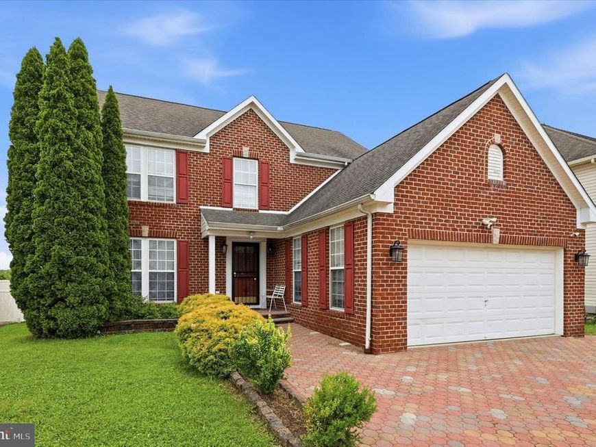 8217 Rose Petal Drive, Philadelphia, PA 19111 Main Photo