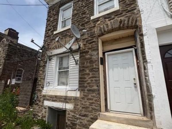 2037 W TORONTO STREET, PHILADELPHIA, PA 19132