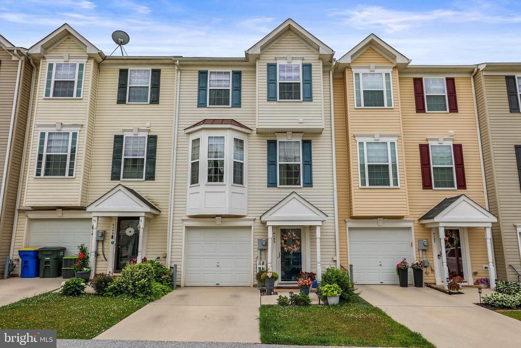 4153 TRABERT COURT , DOVER, PA 17315