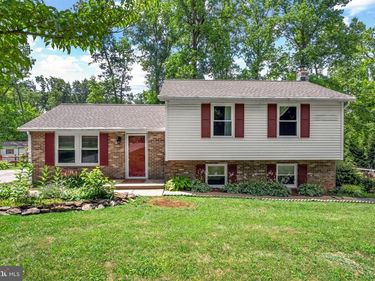 5618 NANCY LOU LANE, STEWARTSTOWN, PA 17363