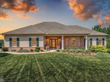 105 BELLOWS COURT, LEWISBERRY, PA 17339