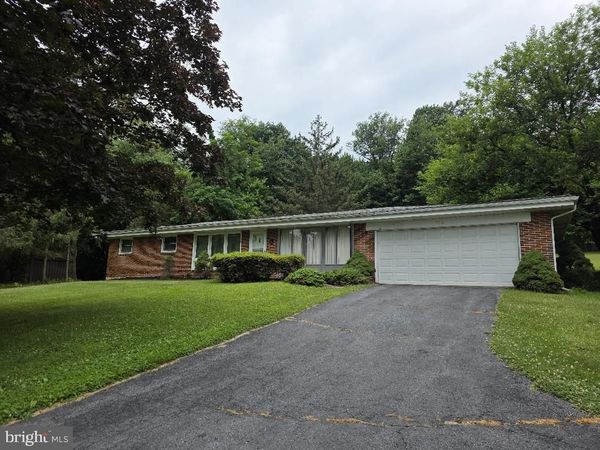 706 S MOUNTAIN ROAD , DILLSBURG, PA 17019