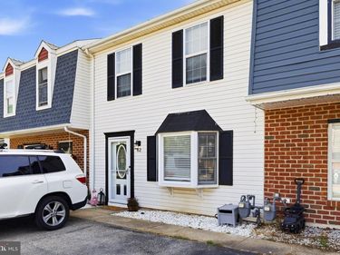 62 KINGS WAY, STEWARTSTOWN, PA 17363
