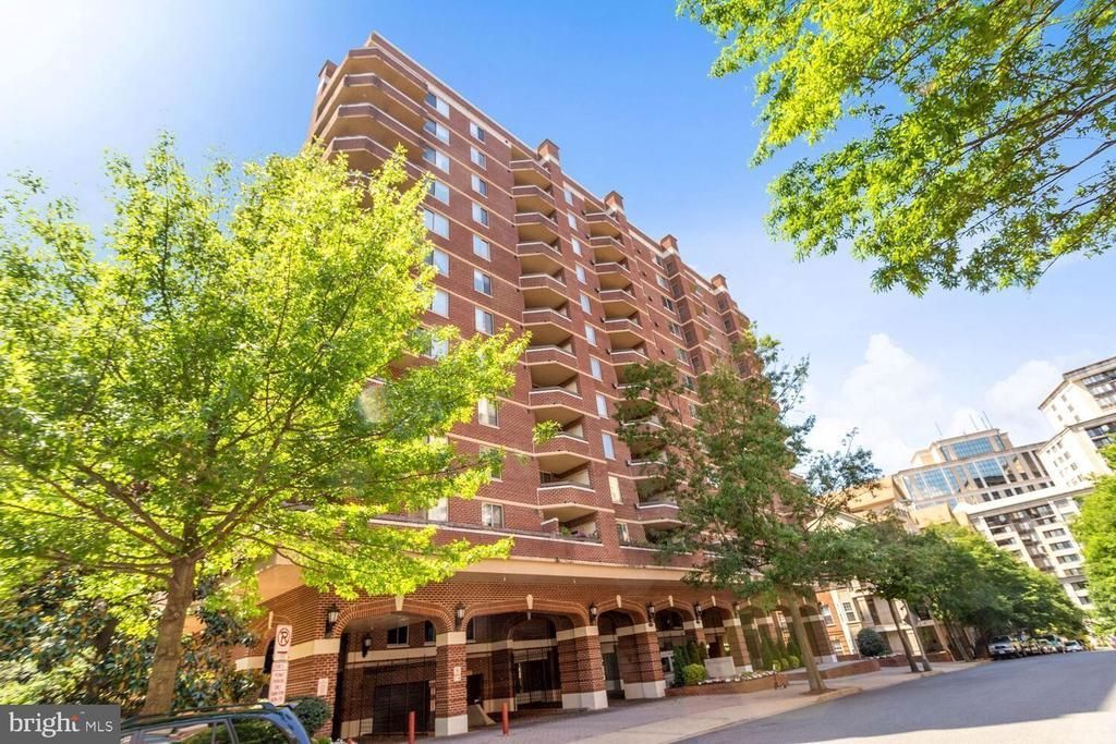 1276 N Wayne Street, Unit 625, Arlington, VA 22201 Main Photo