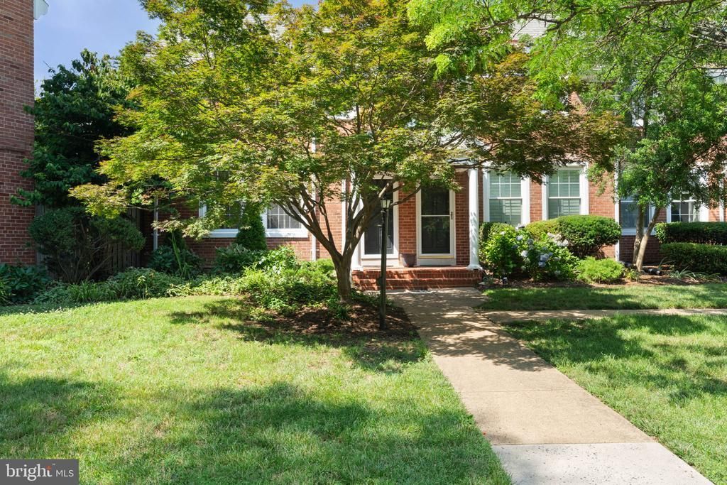 4223 36th Street S, Arlington, VA 22206 Main Photo