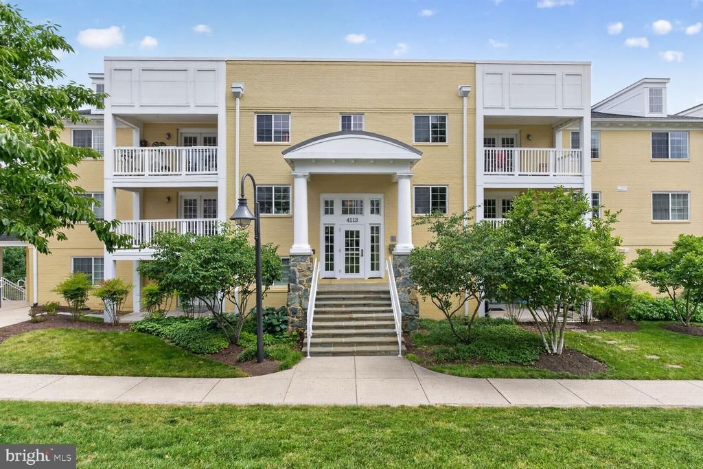 4113 S Four Mile Run Drive, Unit 102, Arlington, VA 22204 Main Photo