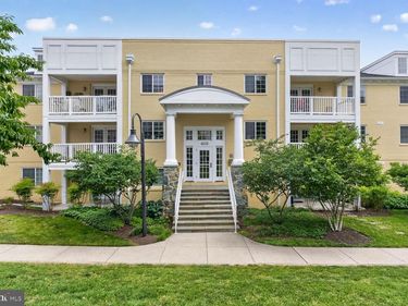 4113 S FOUR MILE RUN DRIVE, Unit 102, ARLINGTON, VA 22204