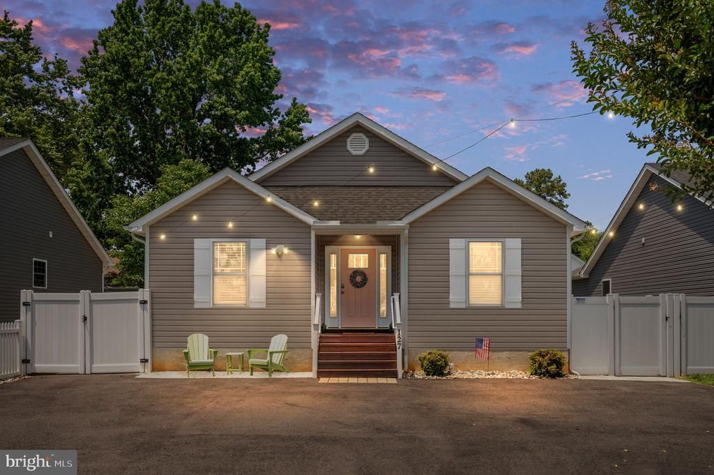127 3rd Street, Colonial Beach, VA 22443 Main Photo