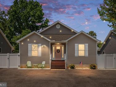 127 3RD STREET, COLONIAL BEACH, VA 22443