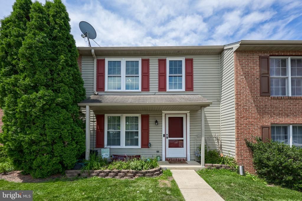 38 BATTENS CIRCLE , LEOLA, PA 17540