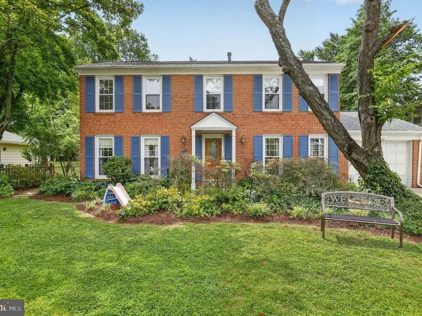 8912 N Westland Drive, Gaithersburg, MD 20877 Main Photo