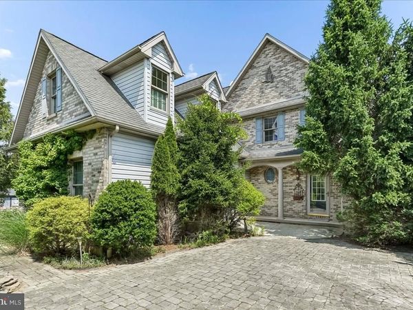 8247 HENSINGERSVILLE ROAD , ALBURTIS, PA 18011