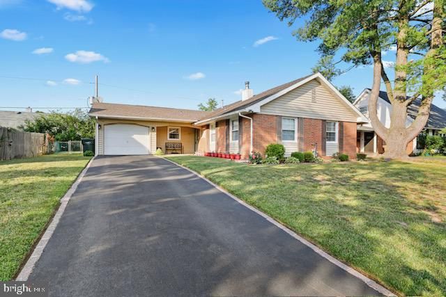 7 Boxwood Lane, Willingboro, NJ 08046 Main Photo