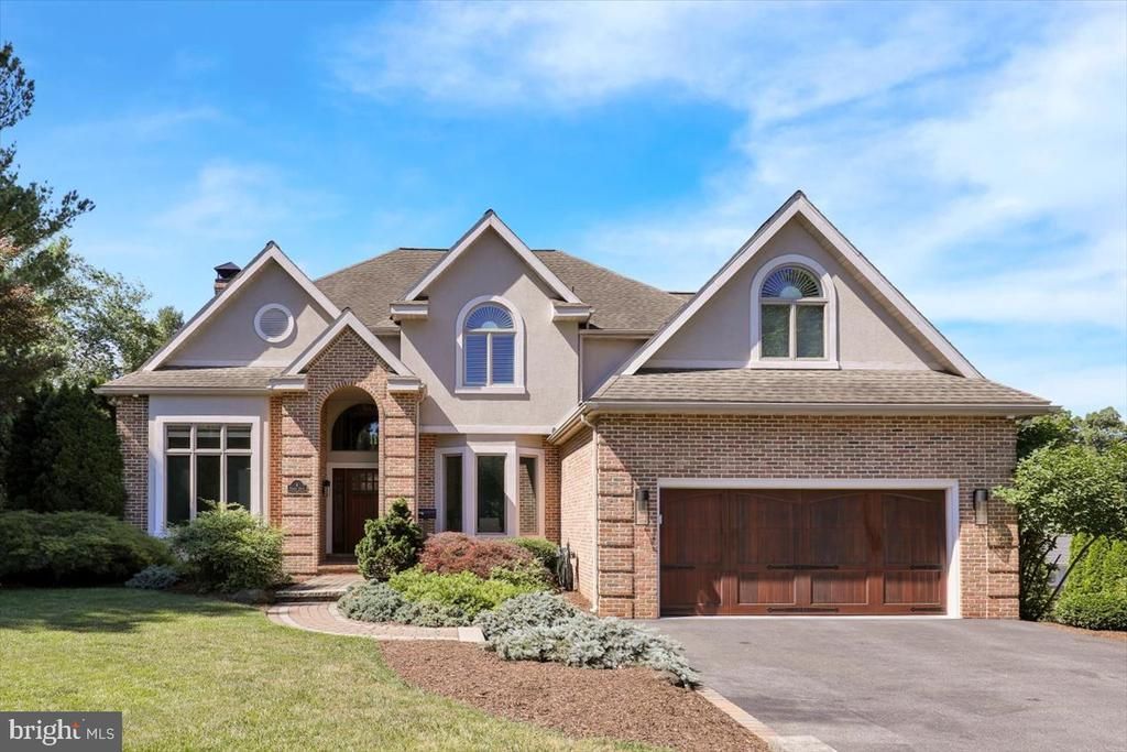 4 TANAGER DRIVE , WYOMISSING, PA 19610