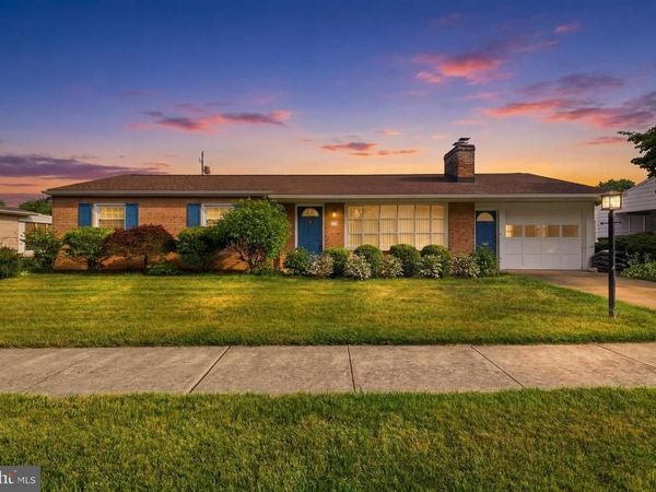 302 W COURTLAND AVENUE, SHIREMANSTOWN, PA 17011