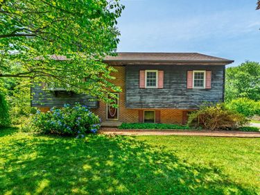 12 BUCK HEIGHTS ROAD, HOLTWOOD, PA 17532