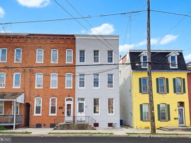 566 WALNUT ST, COLUMBIA, PA 17512