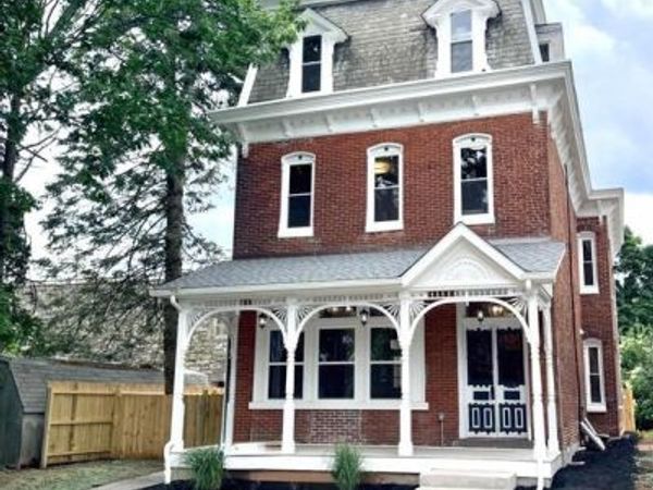 1040 E HIGH STREET, POTTSTOWN, PA 19464