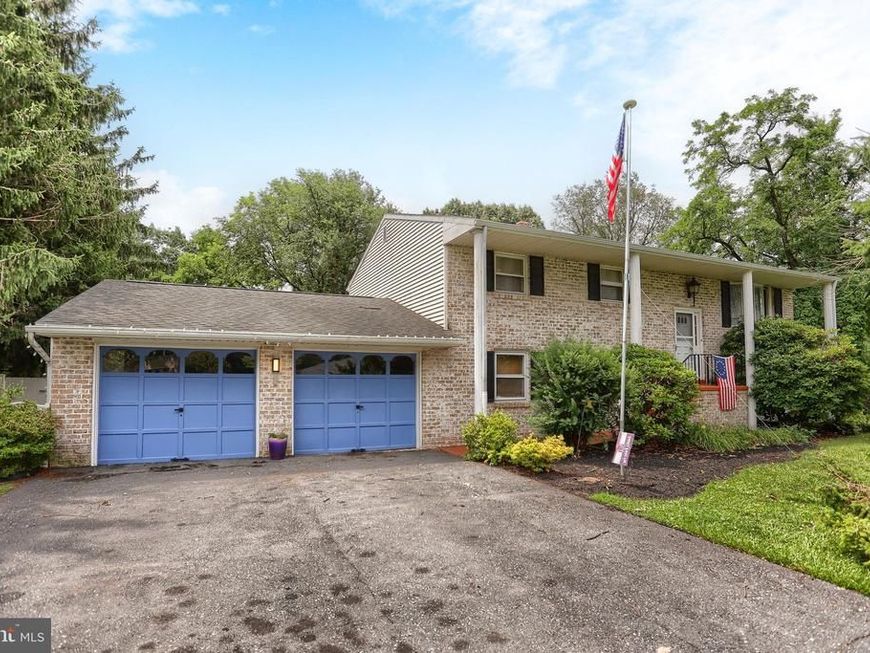 426 Jennifer Drive, New Cumberland, PA 17070 Main Photo
