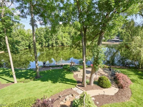 2793 Greenspire Circle, Akron, OH 44333