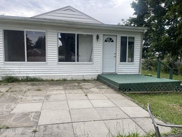 21 Ridgecrest Avenue, Latham, NY 12110